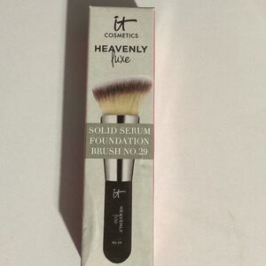 IT Cosmetics Heavenly Luxe Solid Serum Foundation Brush